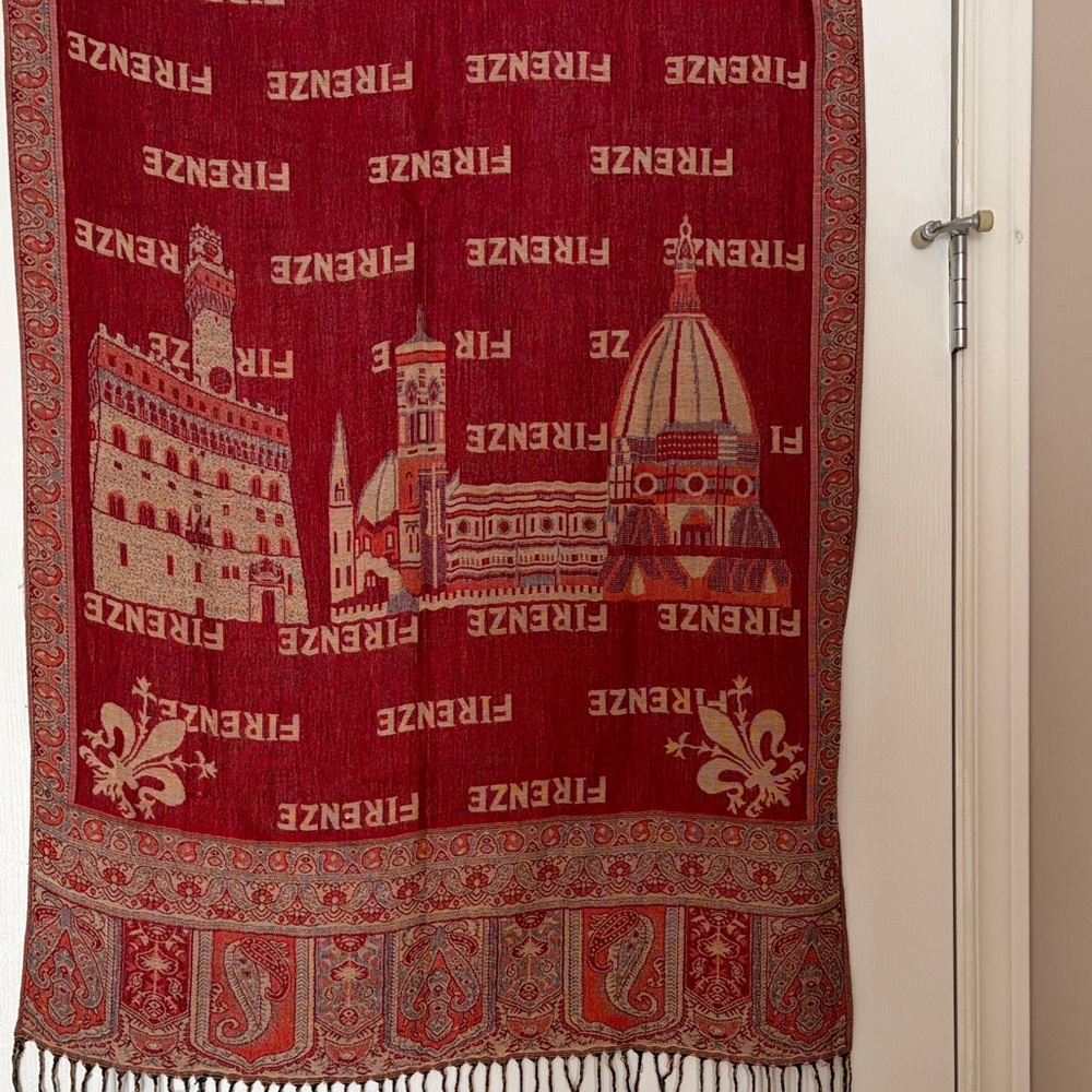 Pashmina Rocco - Picture 4 of 7
